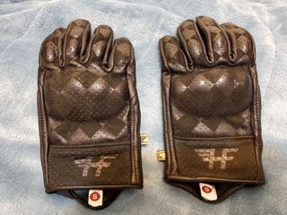 （分類：）位於 。 由 hkc95640 提交（商品編號 1269609516，圖片 1）。簡介： 。