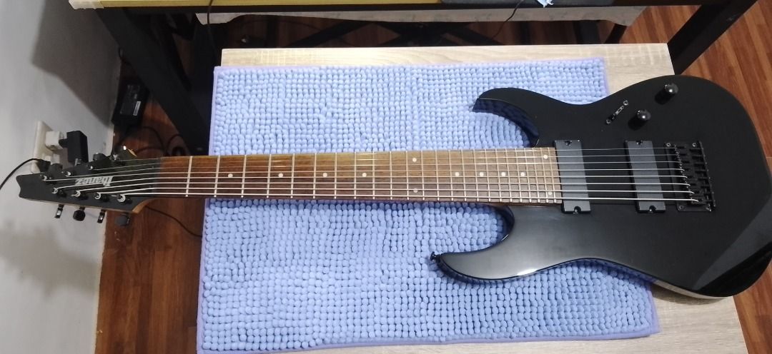 Ibanez RG8-BK 8 String Electric Guitar, Hobbies & Toys, Music & Media ...