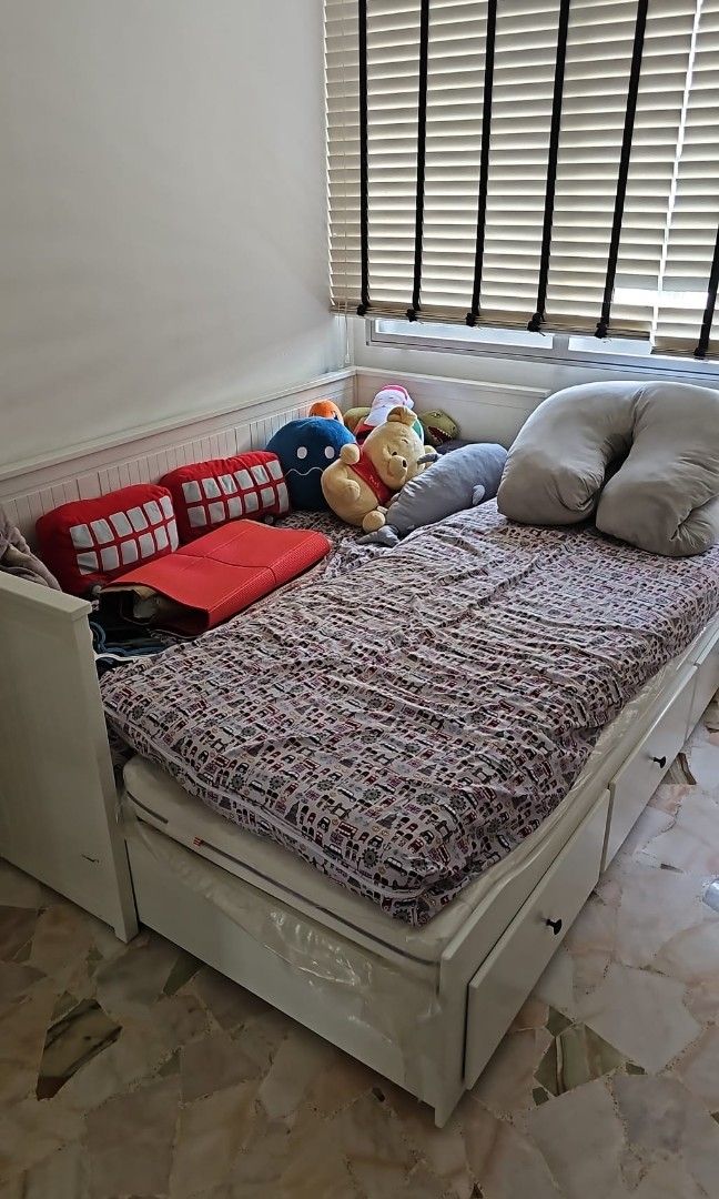 IKEA EXTENDABLE QUEEN SIZE BED FRAME MOVING HOUSE CLEARANCE