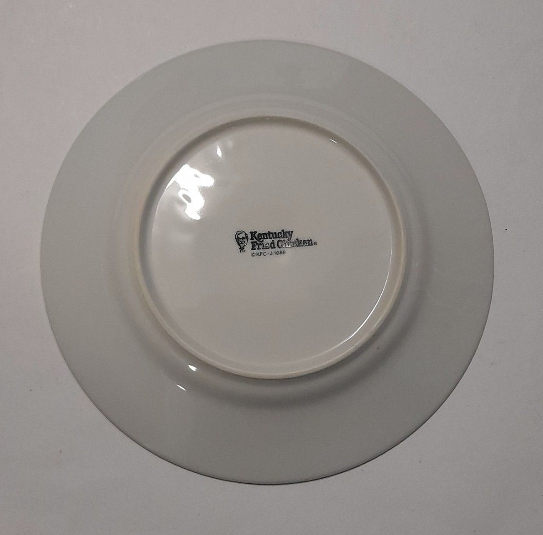 KFC Christmas Plate Year 1989, Hobbies & Toys, Collectibles