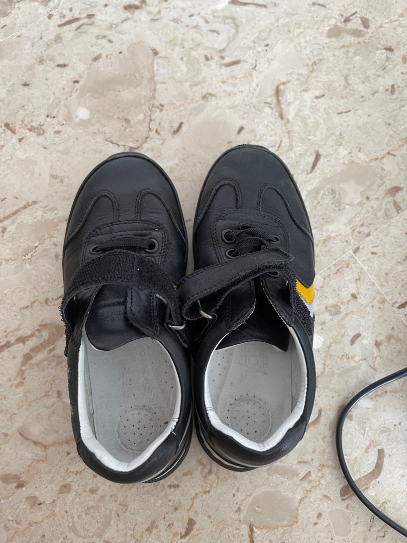 Size 32 hotsell kids shoes