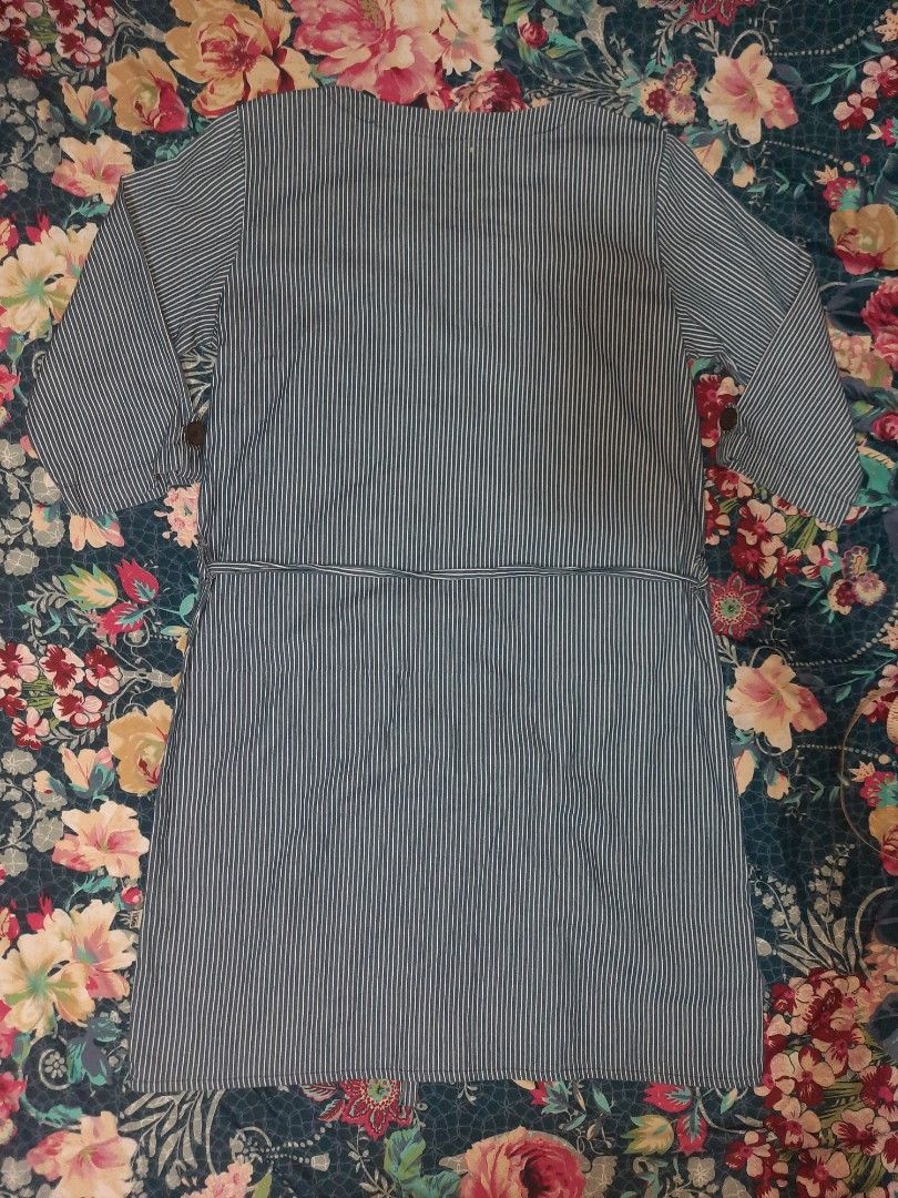 Lee Denim White Striped Tunic Dress (Category: Dresses) located in Caloocan City. Submitted by milliebobbie (Listing ID 1269650045, Image 2). Description: .