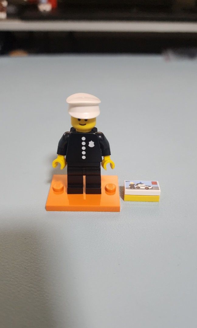 Lego 1978 police officer best sale