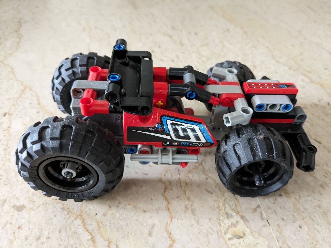 LEGO Technic BASH 42073 Building Kit