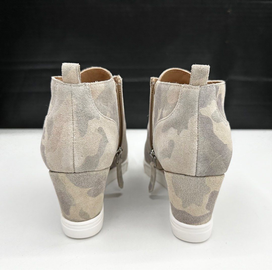 Linea Paolo Felicia Camo Wedge Sneakers Women s Sneakers US 7.5