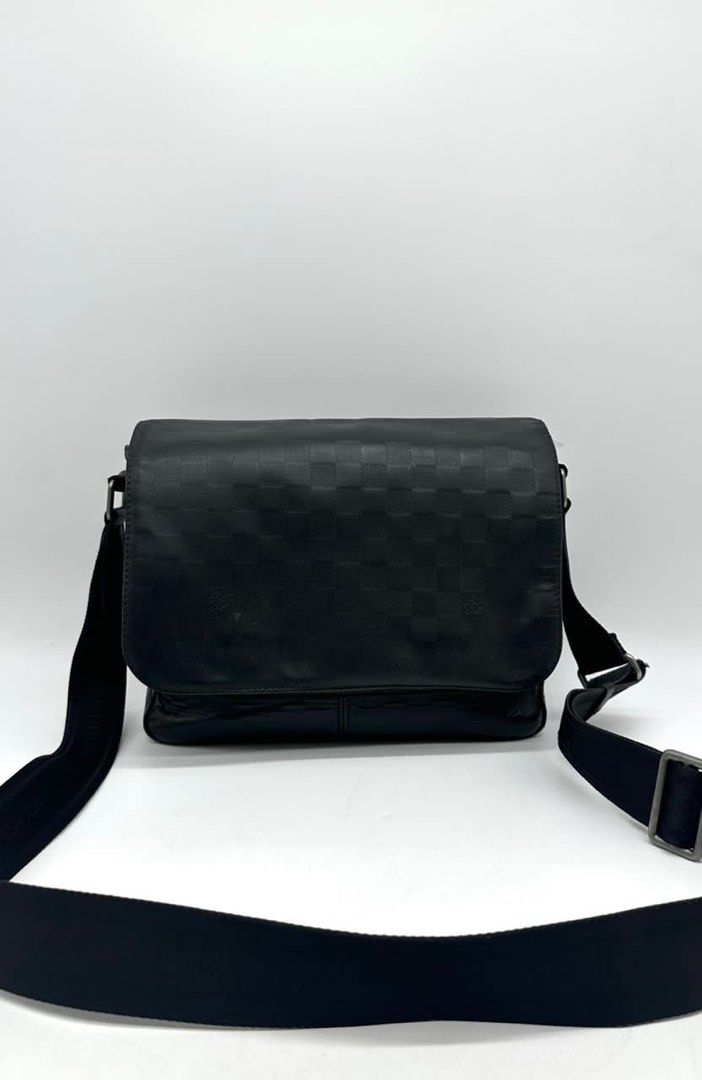Louis vuitton hotsell mens shoulder bag