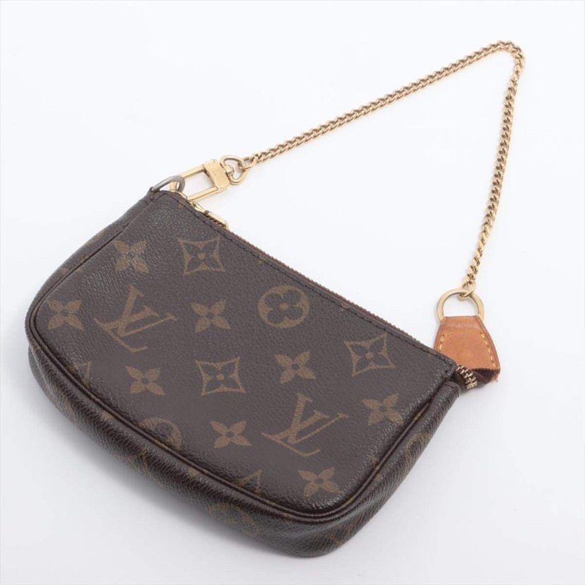 Louis Vuitton Mini Pochette (Category: Luxury Bags & Wallets) located in Laur. Submitted by camdcg (Listing ID 1269487651, Image 1). Description: ⭐️REPOST⭐️ Authentic and preloved LV Mini Pochette in monogram canvass Bought from Japan-based seller RFS: I have another one in damier ebene and have decided to keep that instead. MOP: BDO, Gcash MOD: J&T, LBC Shipping fee c/o buyer Location: Nueva Ecija.