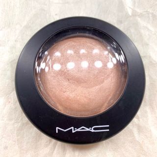 MAC soft and gentle highlighter