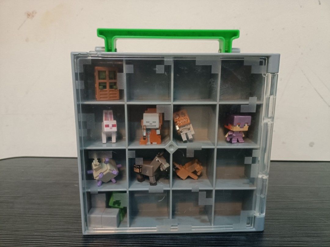 Minecraft mini figure collector case sales