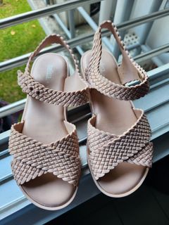 Melissa salinas mar discount sandal
