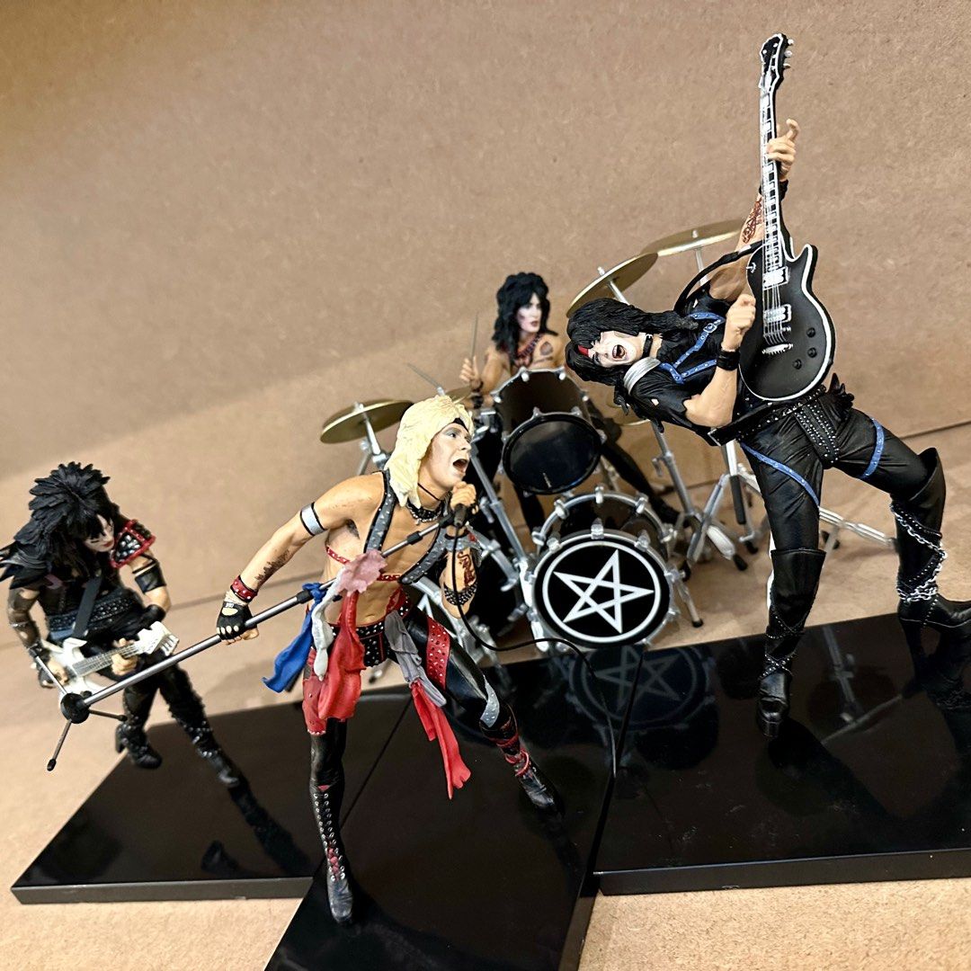 Motley deals crue mcfarlane