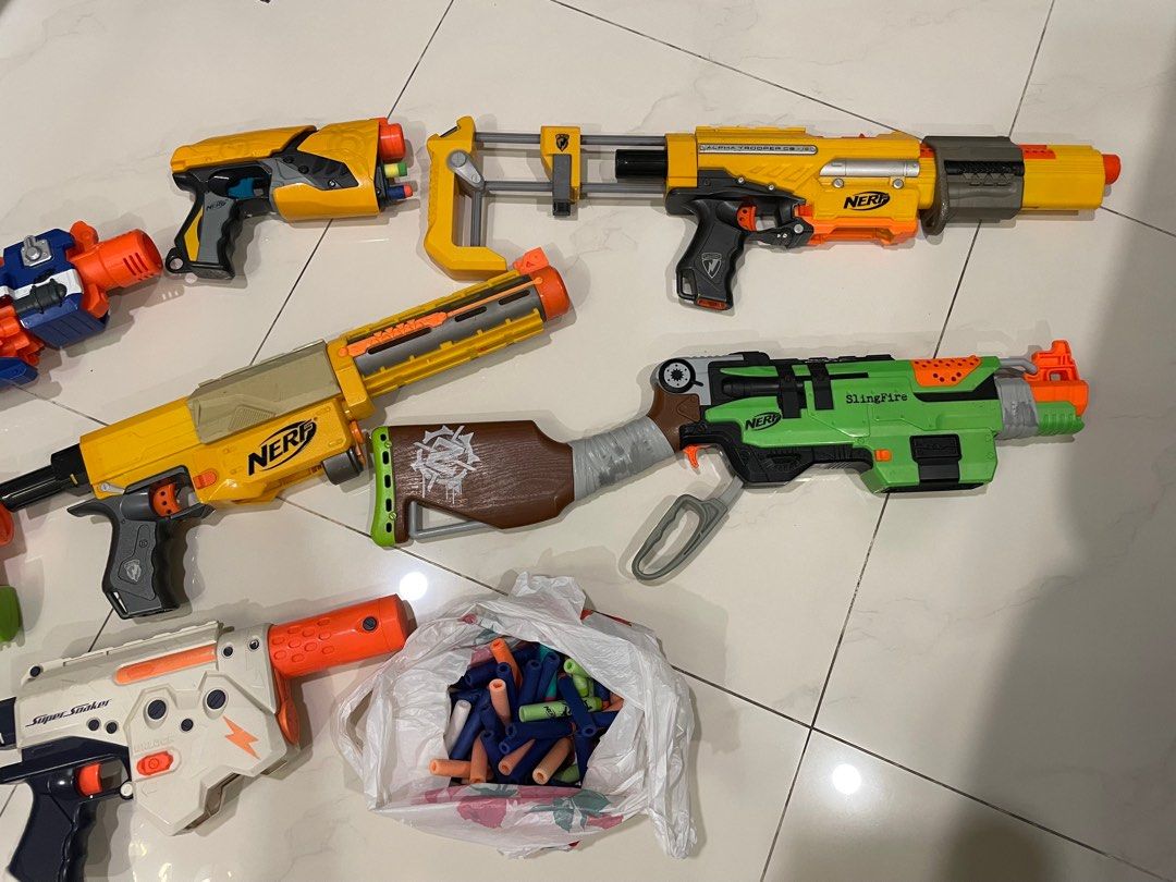 Nerf Zombie Strike SlingFire Blaster - Fucile Giocattolo A Leva Con 6 Freccette E Clip