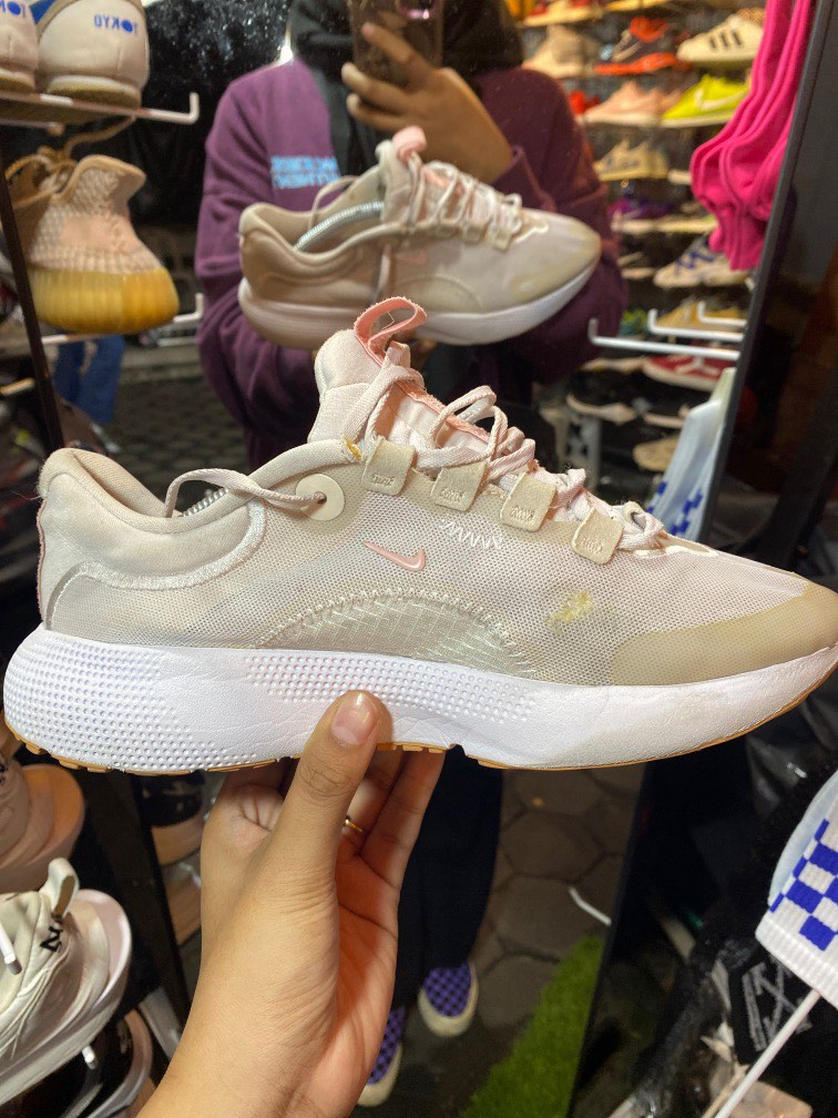 womens nike trendy shoes