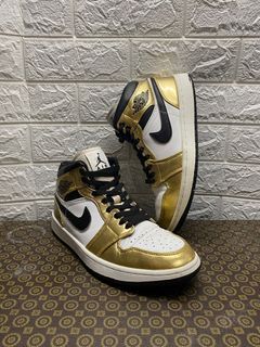 Nike Jordan 1 Mid Metallic Gold