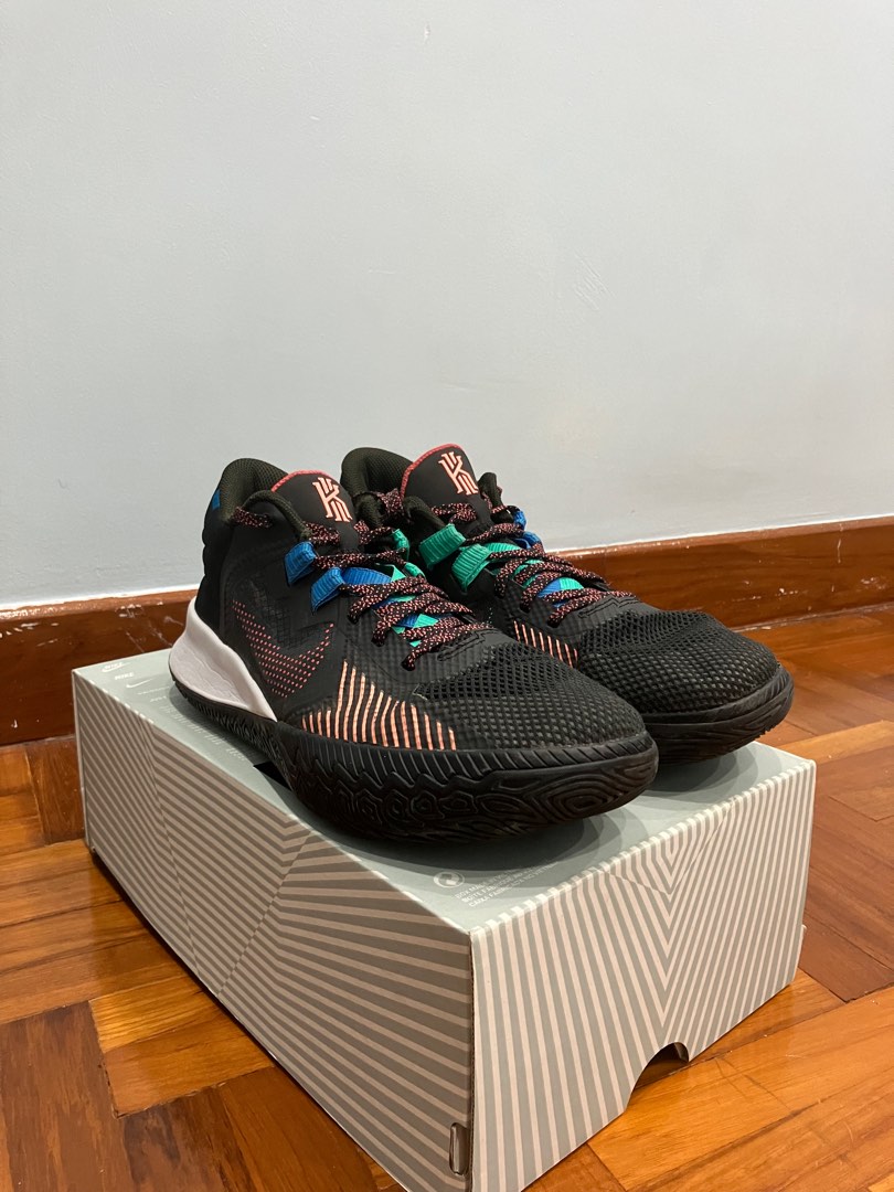 Nike kyrie irving basketball shoes