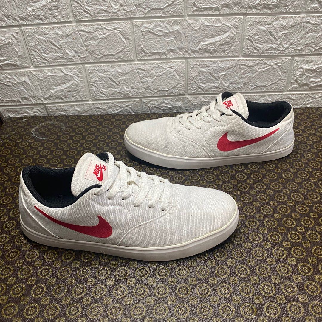 Nike Men s Sb Check Canvas Skate Shoe Men s Fashion Footwear