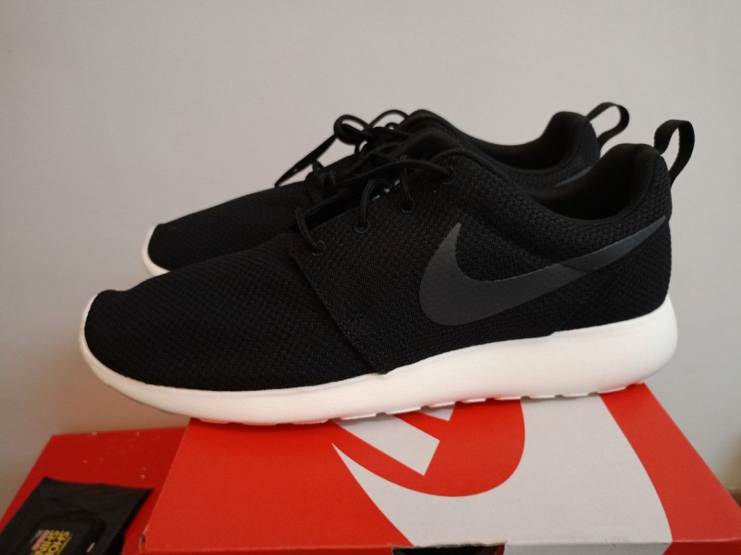 Nike roshe run brandnew size 12 Men s Fashion Footwear Sneakers