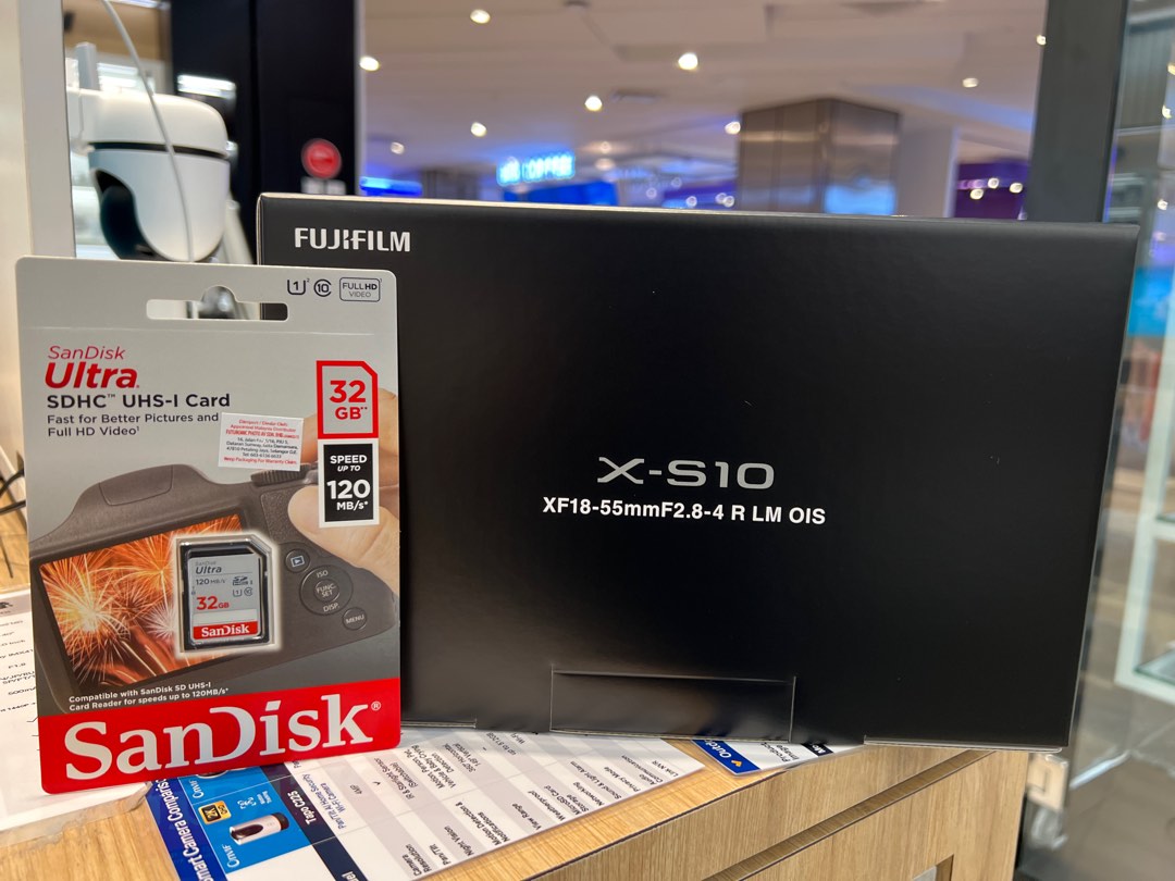 Only 1 Fujifilm XS10 1855MM F2.84 Lens, Photography, Lens & Kits on