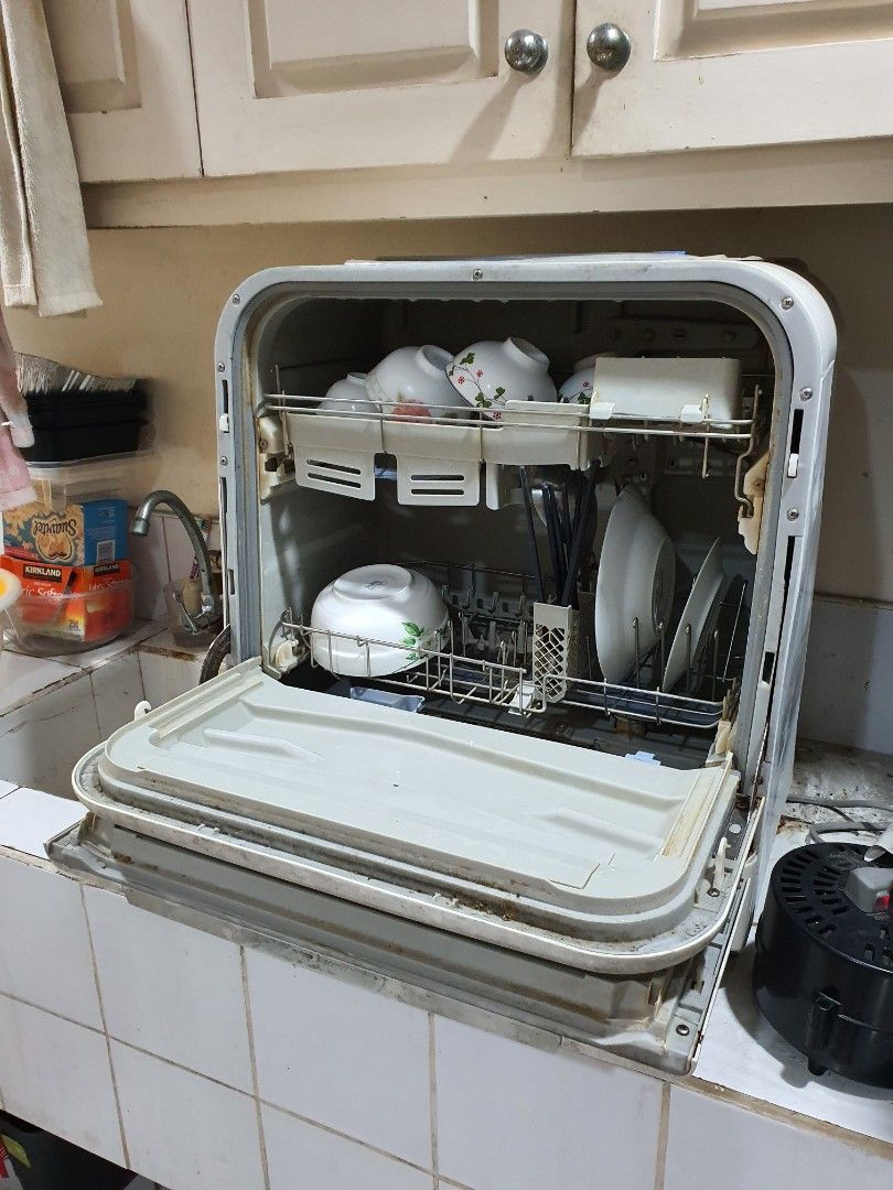 Panasonic NPTM6 dishwasher, Furniture & Home Living, Kitchenware