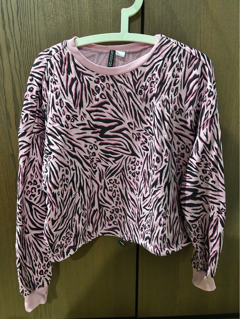 pink animal print cropped sweater Women s Fashion Tops