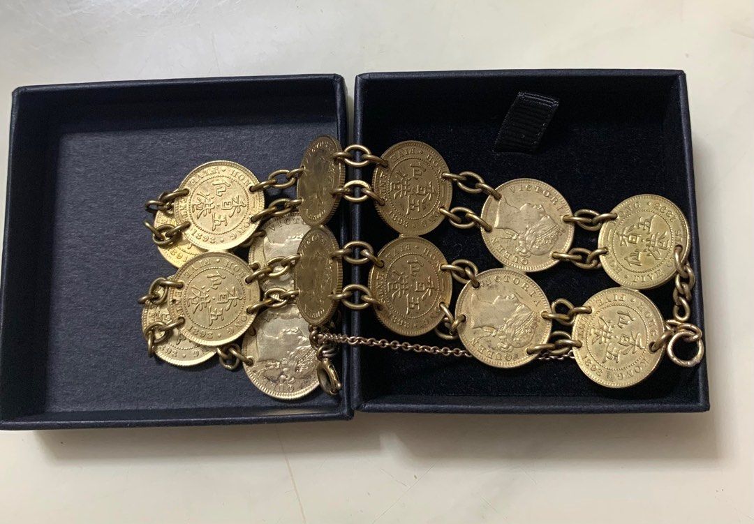 Queen victoria hotsell bracelet