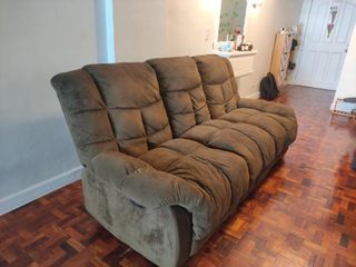 Recliner couch 3 Seater for rush sale