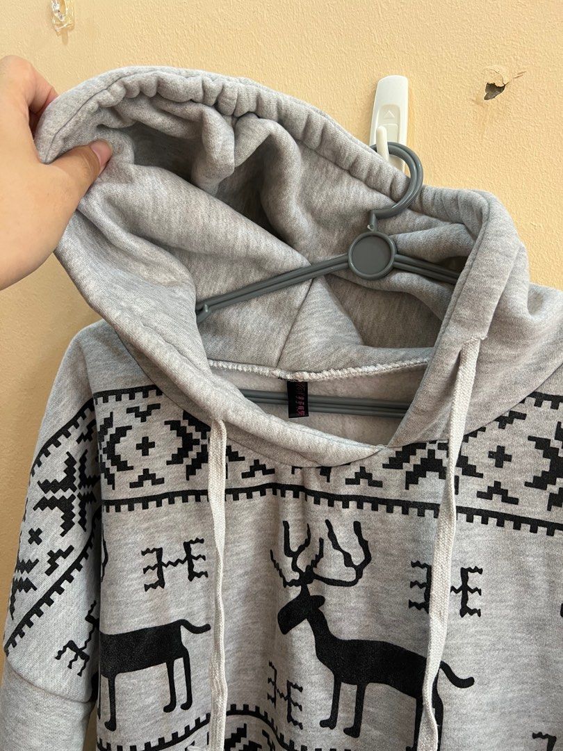 Reindeer hooded sweater outlet