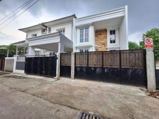 rumah 2 lantai mezanin dekat LRT curug dan toll becakayu