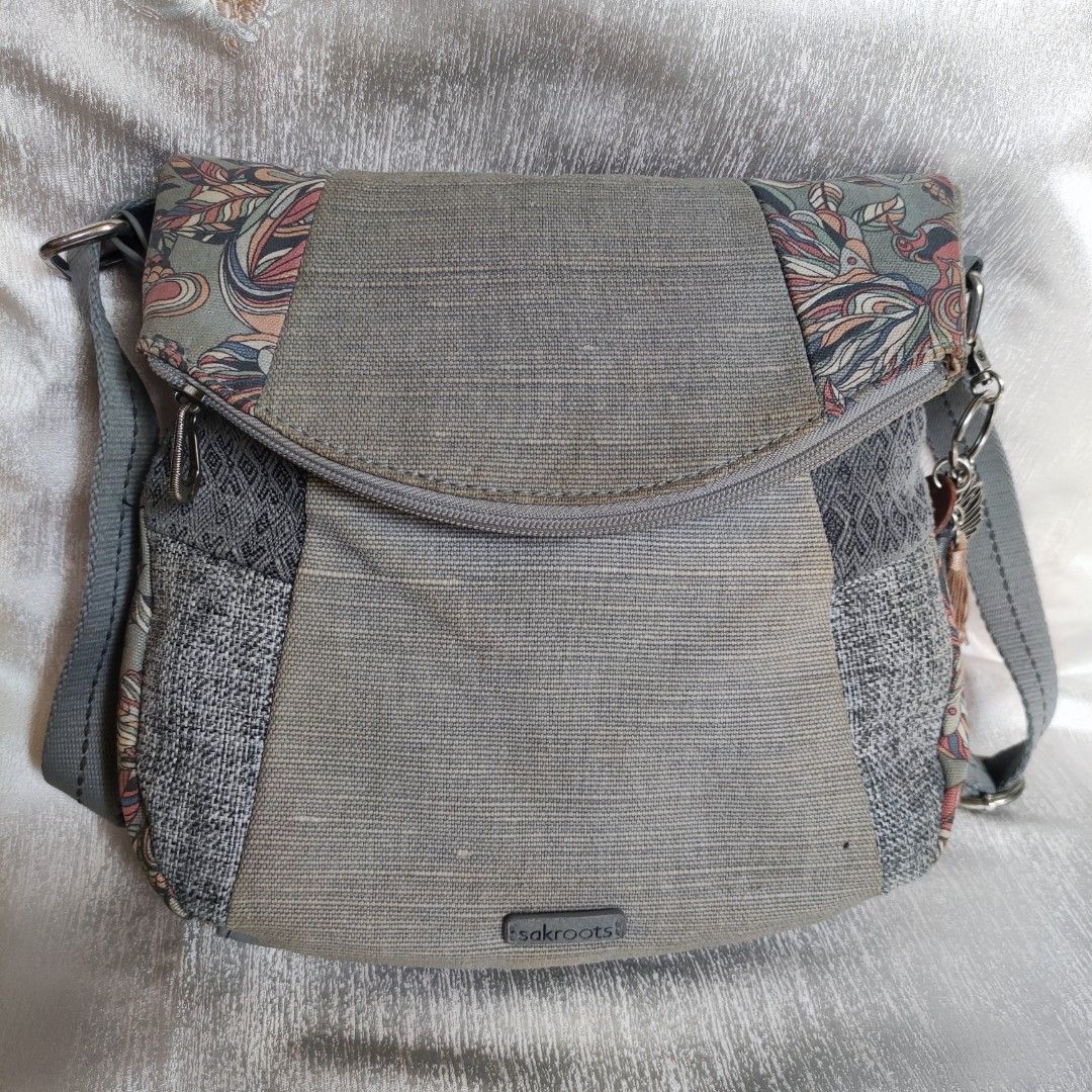 Sakroots shop foldover crossbody