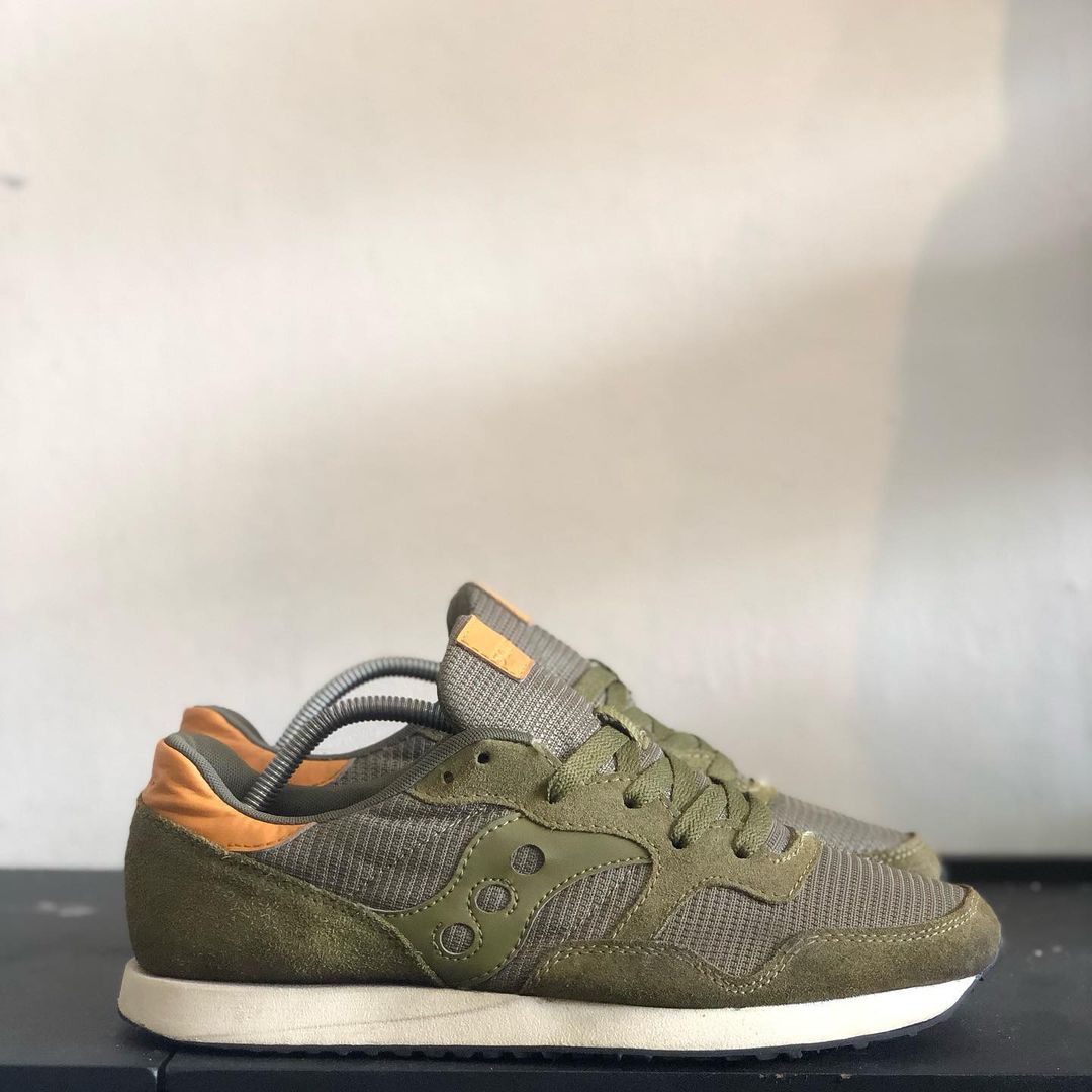 Saucony DXN trainer vintage olive green Fesyen Pria Sepatu