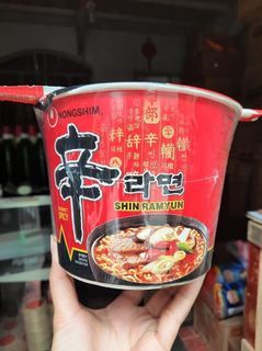 Shin Ramyon Spicy Noodles Bigcup w/ chopstick