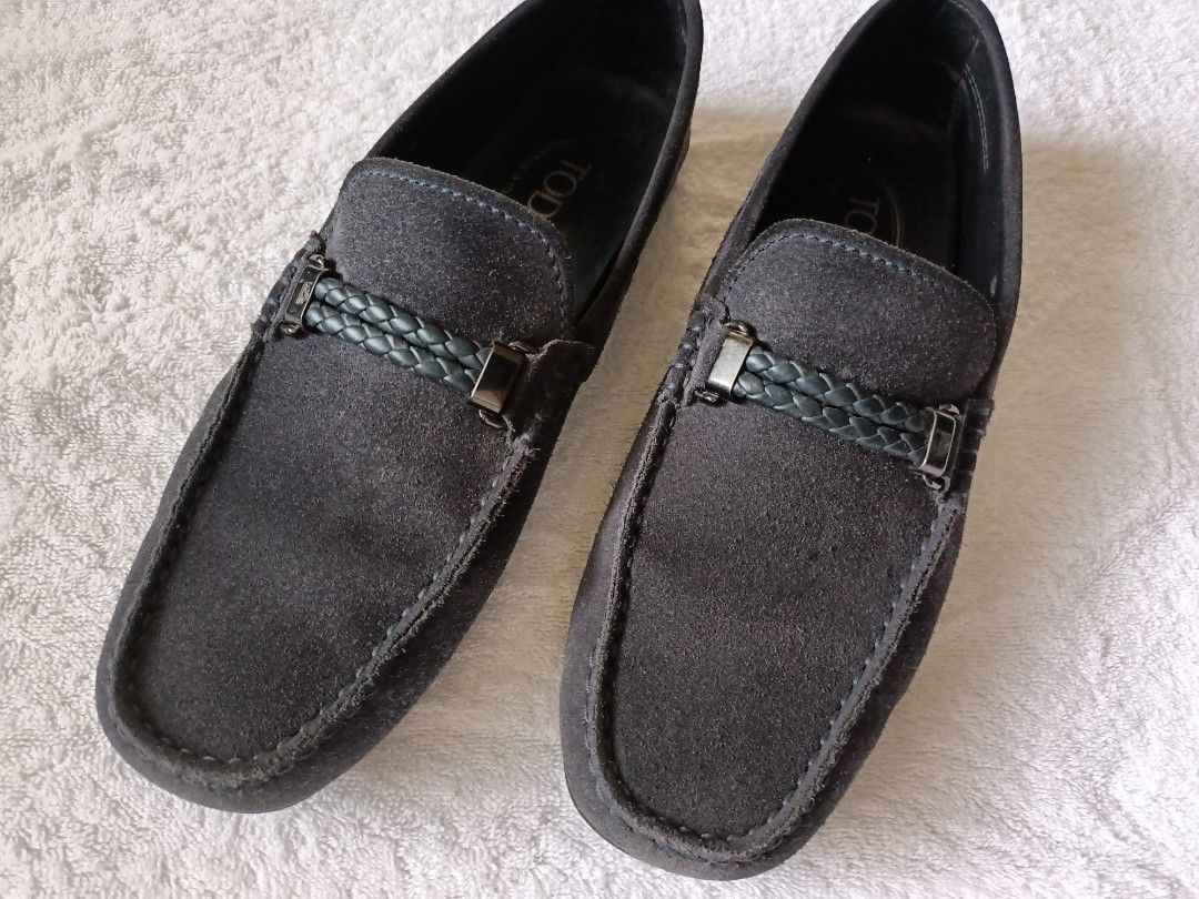 Tod's blue suede driving moccasins (Category: Dress Shoes) located in Pasig City. Submitted by editandcurate (Listing ID 1269575347, Image 1). Description: Authentic Tod's blue suede driving moccasins. Used but well-maintained and still very presentable and dressy. Check measurements as shown in photos. Colour may slightly vary due to lighting conditions. Made in Italy. Comes with original box and shoe bag. Ridiculous offers are ignored. RFS: no 
