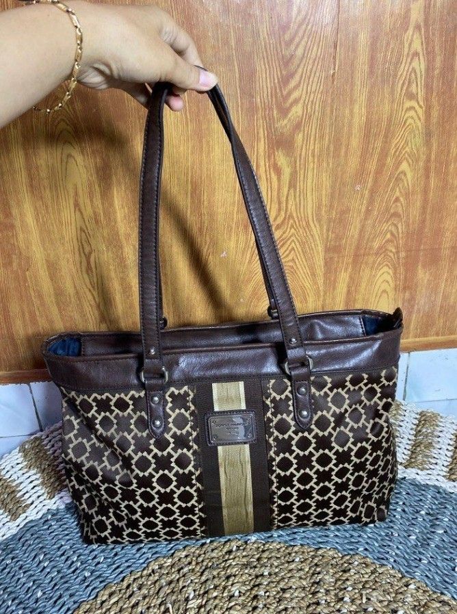 Tommy Hilfiger tas Barang Mewah Tas Dompet di Carousell