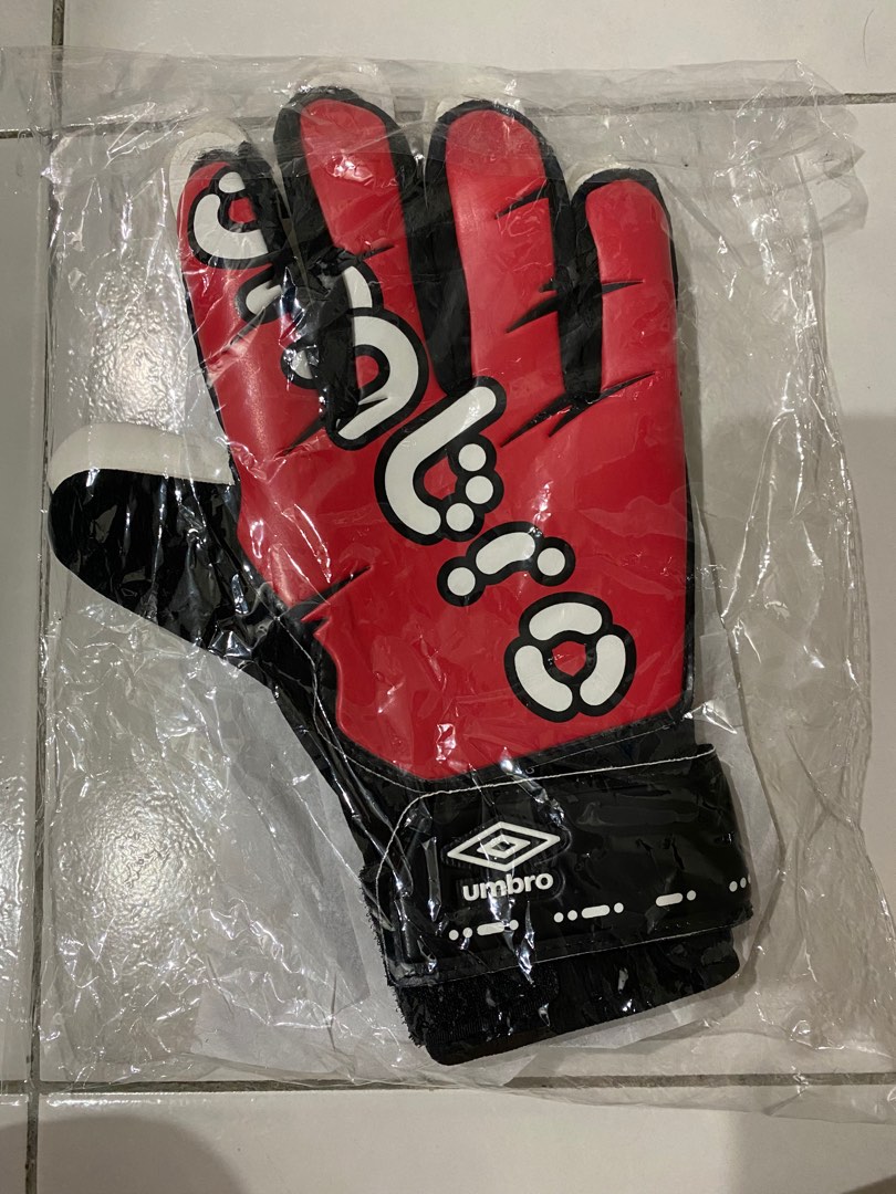 UMBRO Goalkeeper Gloves, Health & Nutrition, Health Supplements, Sports