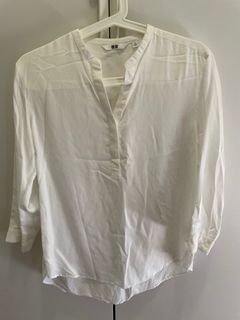Uniqlo 3/4 sleeve White Shirt