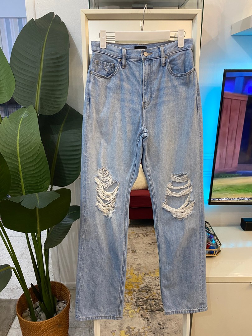 Uniqlo store ripped jeans