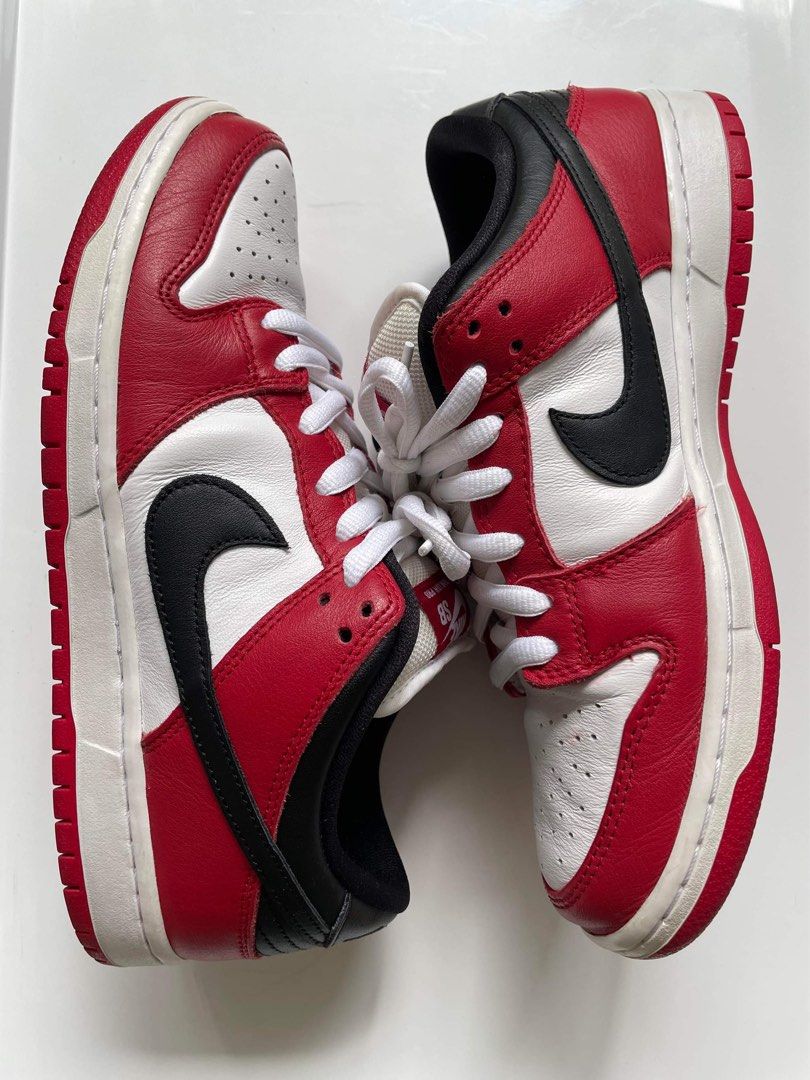 US 9.5 Nike SB Dunk Low Pro Chicago (Category: Sneakers) located in Pasig City. Submitted by .ivantan10. (Listing ID 1269591047, Image 2). Description: US9.5 Nike SB Dunk Low Pro Chicago Complete w box Used Arrival 3rd of December 2023.