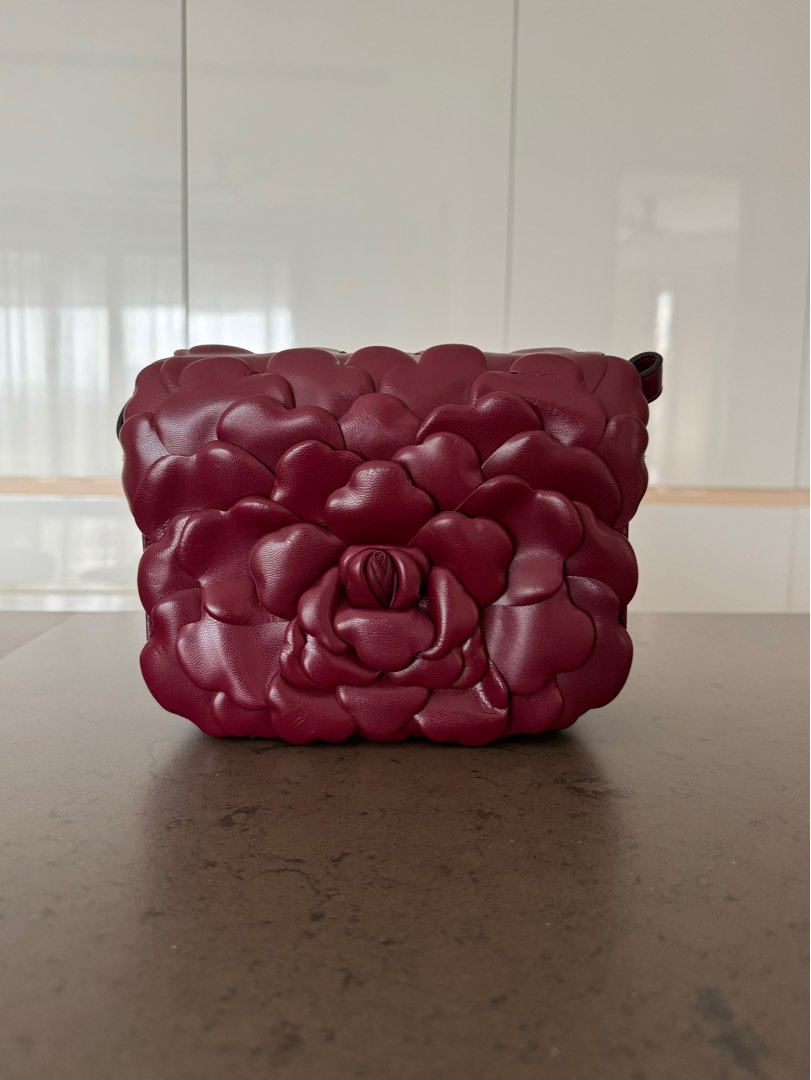 Valentino garavani flower hotsell bag