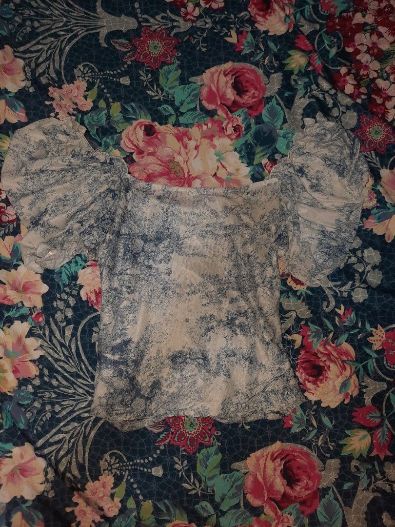 White Puffed Sleeved Blouse with Blue Forest Detailing (Category: Blouses) located in Caloocan City. Submitted by milliebobbie (Listing ID 1269656292, Image 2). Description: .