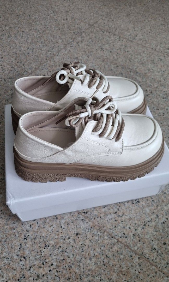 White cream sneakers outlet