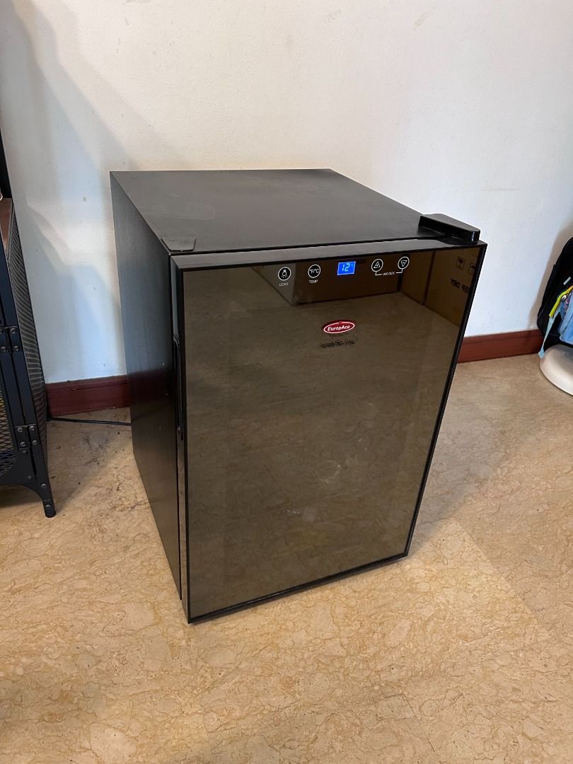 Wine Cellar / Chiller (EuropAce) 20 bottles EWC 201, TV & Home