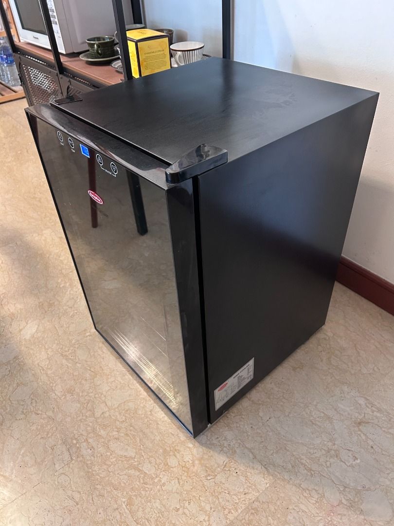 Wine Cellar / Chiller (EuropAce) 20 bottles EWC 201, TV & Home