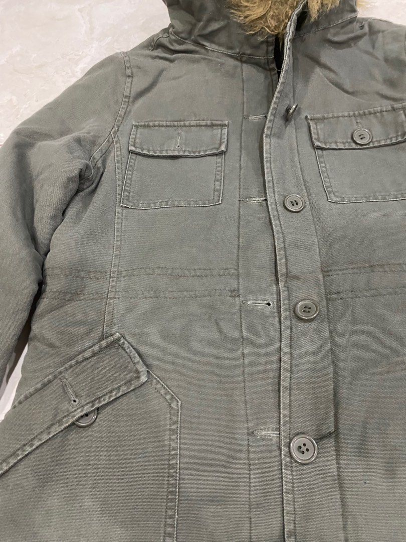 Winter Jacket (Category: Coats, Jackets and Outerwear) located in Petaling Jaya. Submitted by alissakylee (Listing ID 1269614438, Image 3). Description: Petite size army green winter jacket With hood (non detachable) Big pockets to keep your hands inside Very warm 😊 .