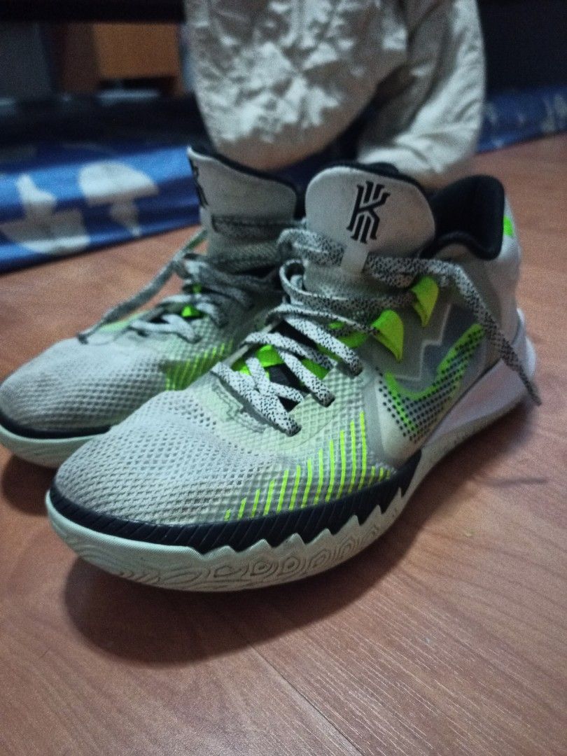 Kyrie 5 cw online