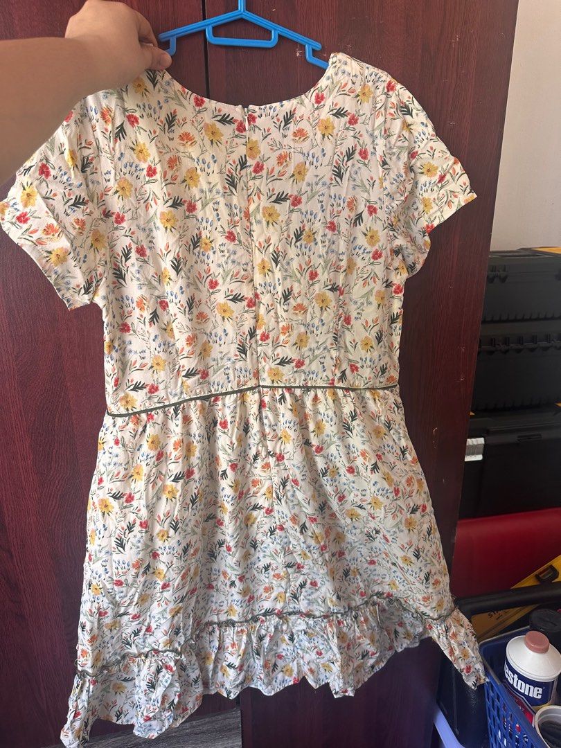 Xara Dress - Large to XL (Category: Dresses) located in Calamba. Submitted by lasania (Listing ID 1269488539, Image 2). Description: Original price: ₱2,550 Used only twice. Best for Large-XL body type. Knee level if worn ng 5’6 :).