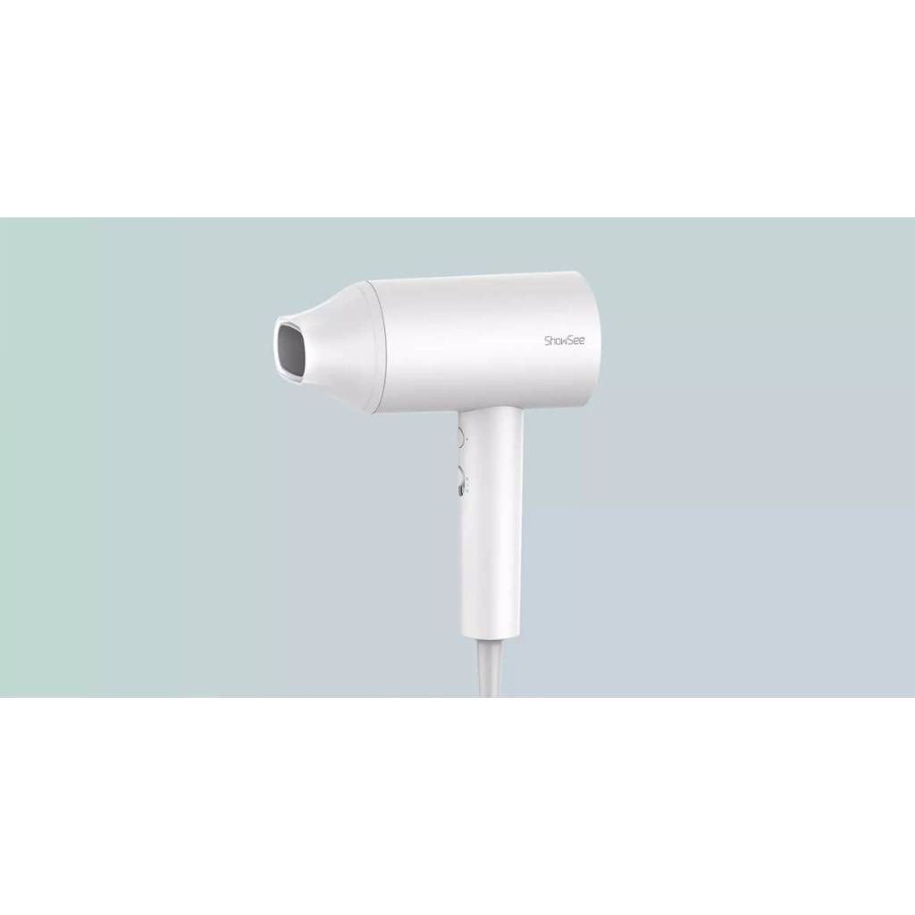 Xiaomi Hairdryer (Category: Hair) located in Paranaque City. Submitted by michelleko02 (Listing ID 1269506183, Image 3). Description: Basic parameters: Model: A1-W/A2-W Weight: 450g Color: White Rated input: 220V 50Hz Rotated power: 1800W Cable length: 1.8m Package weight: 650g Package size: 14 x 9.6 x 26.5cm Features High concentration of negative ions moisturize the hair, upgrade the styling experience, 20 million negative ions per cubic centim