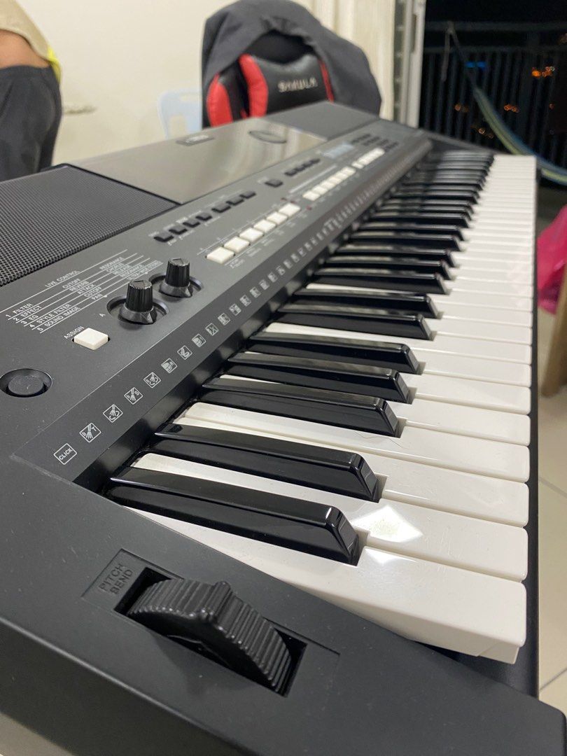 Yamaha PSR E433 Keyboard, Hobbies & Toys, Music & Media, Musical