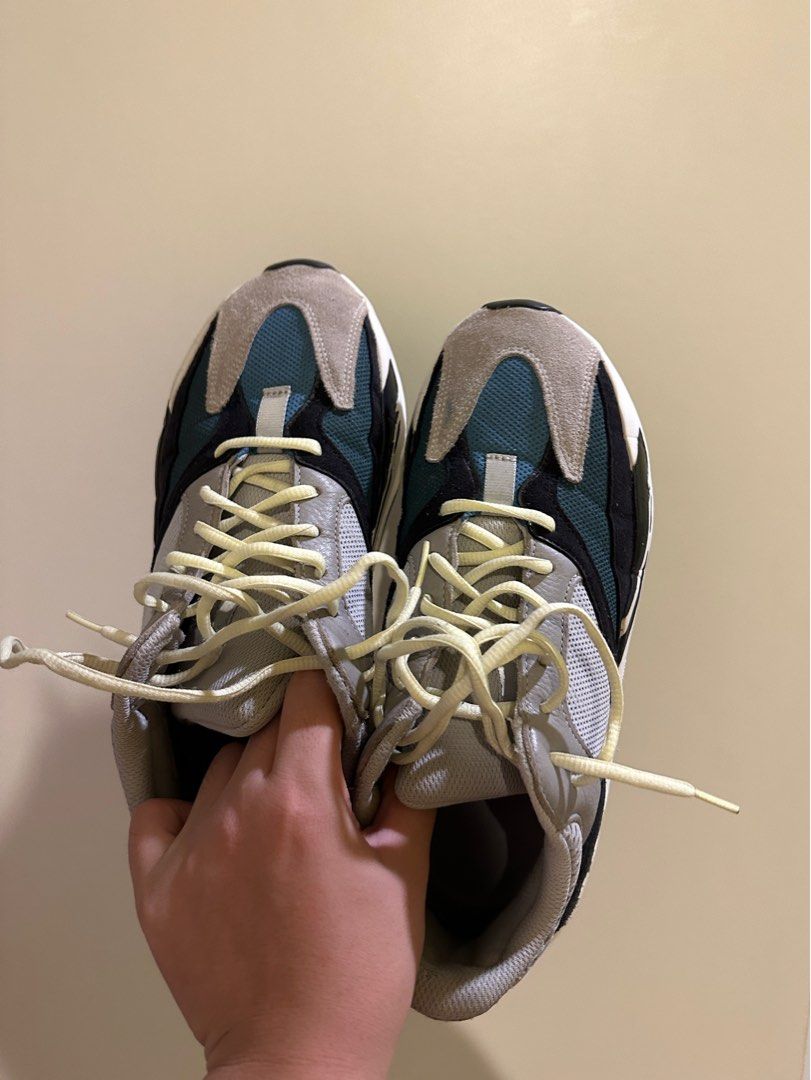 Yeezy 700 wave runner used store