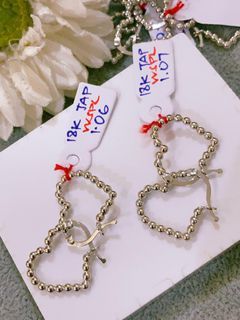 18k wg earrings