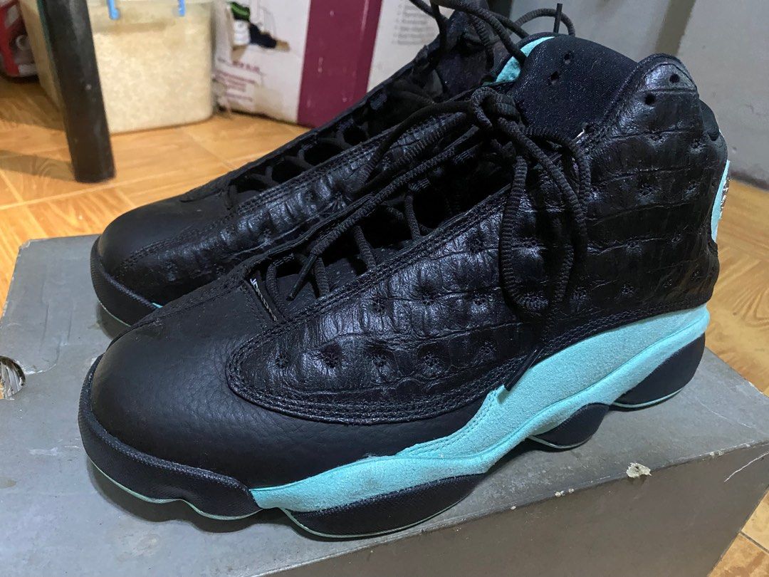 Jordan 13 store island green